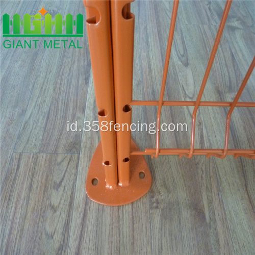 Peach Shaped Post Wire Mesh Fence